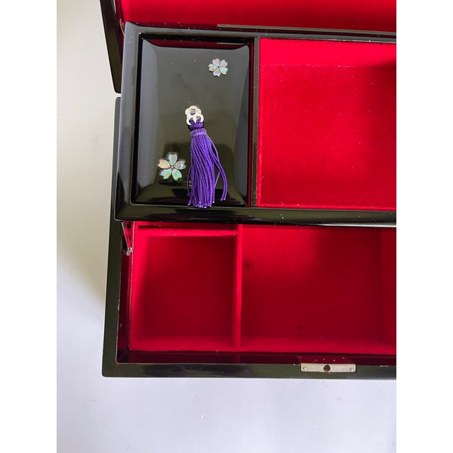 Vintage Black Lacquer Asian Jewelry Box With Mother of Pearl Inlay For Sale In Los Angeles - Image 6 of 12