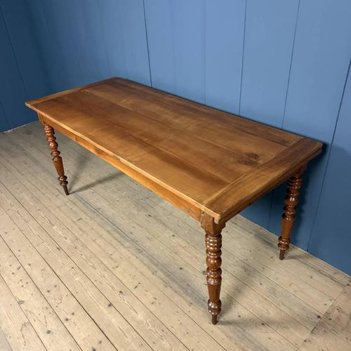 French Dining Table in Cherry Wood For Sale - Image 9 of 18