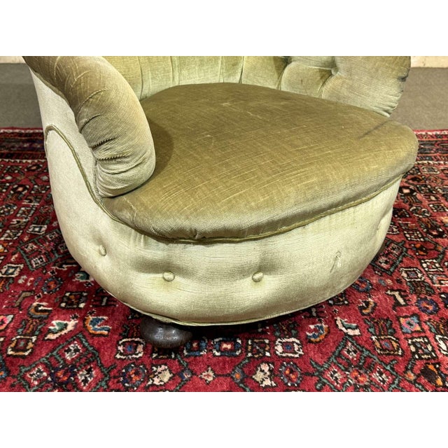 English Chaise Longue, Late 19th Century, in Good conditions. Designed 1890 to 1919