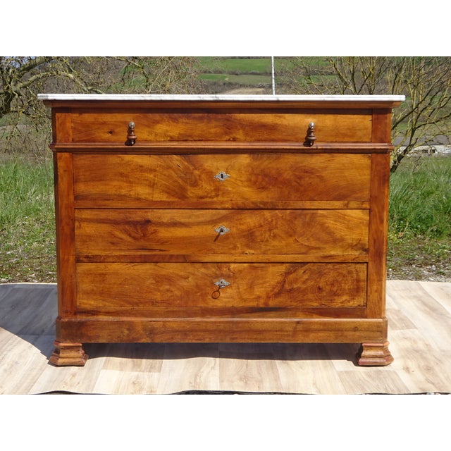 Louis Philippe Commode in Walnut and White Marble, 1850s For Sale - Image 6 of 18