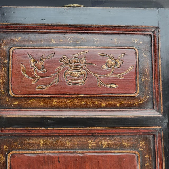 Chinoiserie Pair of 19th Century Chinese Qing Lacquered and Carved Wooden Panels With Birds and Floral Decoration 34" For Sale - Image 3 of 12