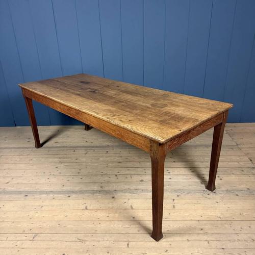 Beautiful oak cafe or pub table originating from Germany, circa 1930. Over the years, this table has been used intensively...