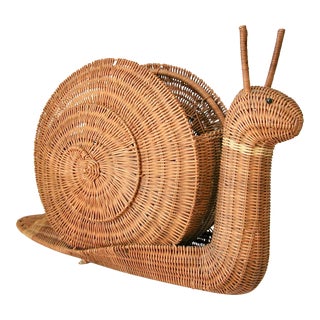 1960s Traditional Wicker Snail Basket For Sale