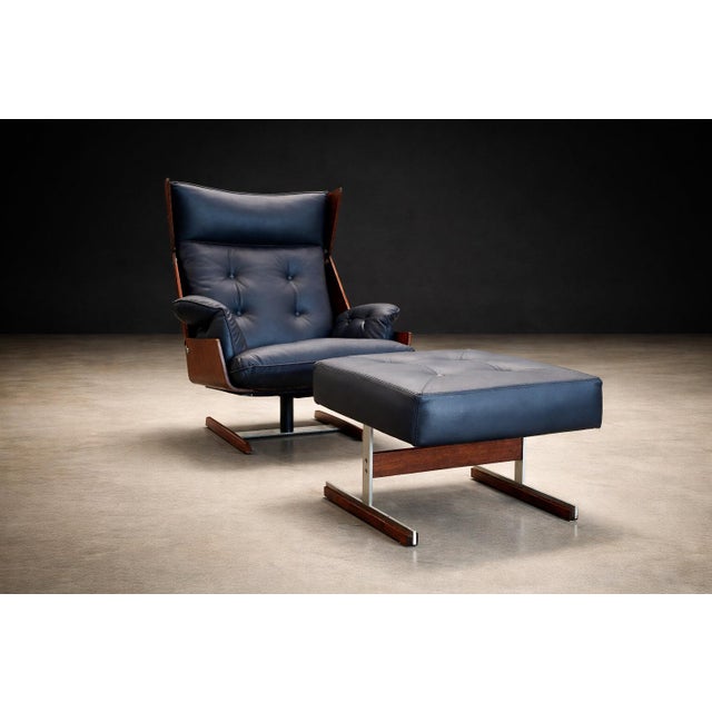 Brazilian Modern Armchair and Ottoman in Rosewood, Leather, and Metal, Jd Móveis, 1960s For Sale - Image 12 of 13