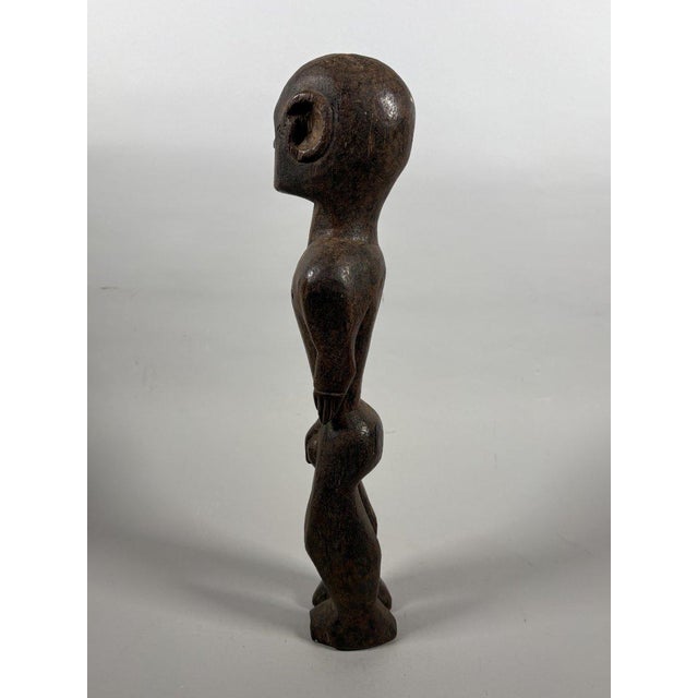 Mid 20th Century Mid 20th Century Male statue - Sculpture - Nyamwezi - Tanzania - Wood - Africa For Sale - Image 5 of 7