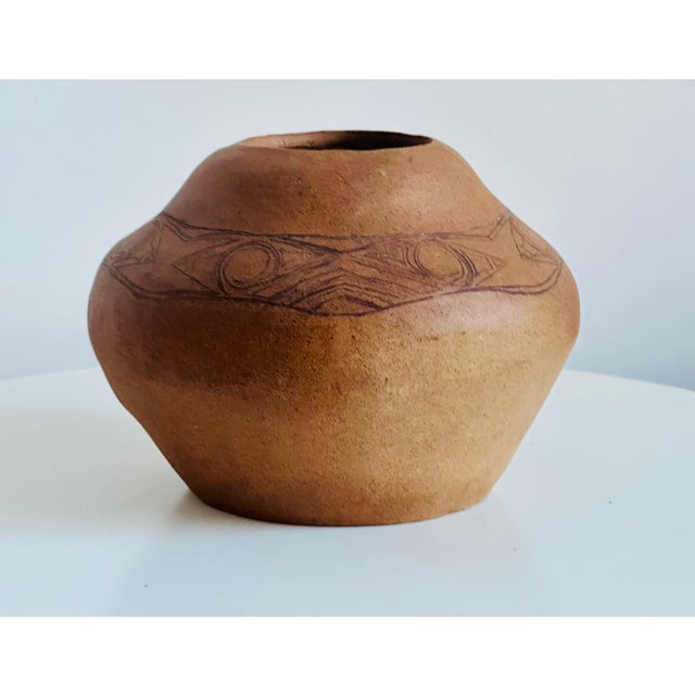 Mid-Century Modern Jennifer Lee Pottery Vessel Organic Modern Folk Art For Sale - Image 3 of 6