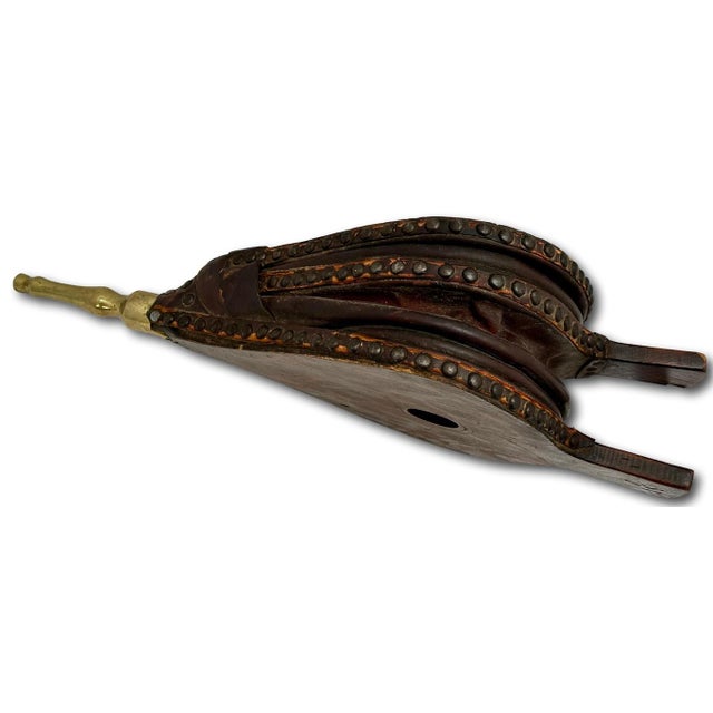 Outstanding Large 1890s Antique Hand Made English Yew Wood & Brass "Double Lung" Fireplace Bellows - 24 Inches Long For Sale In Boston - Image 6 of 18