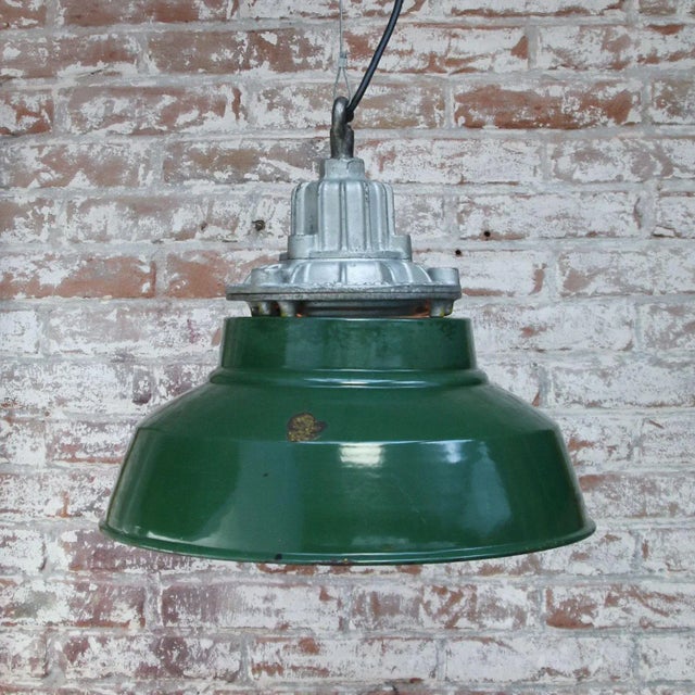 Mid-Century British Green Enamel and Cast Iron Pendant Lamp For Sale - Image 6 of 8