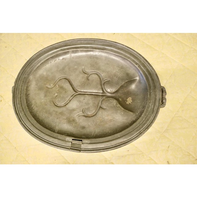 Large Antique Pewter Meat Platter by Shaw and Stewart, 1800 For Sale - Image 6 of 11