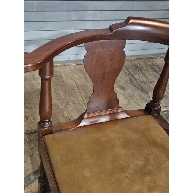 Late 20th Century Kittinger Colonial Williamsburg Mahogany Corner Chair Leather Seat Cw 136 For Sale In Cleveland - Image 6 of 10