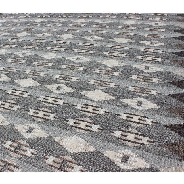 2010s Large Modern Scandinavian/Swedish With Geometric Design Rug in Gray & Brown For Sale - Image 5 of 13