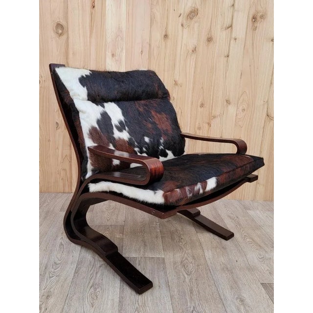 Mid Century Modern Danish Rosewood Siesta Chair by Ingmar Relling Newly Reupholstered in Cowhide For Sale In Chicago - Image 6 of 9