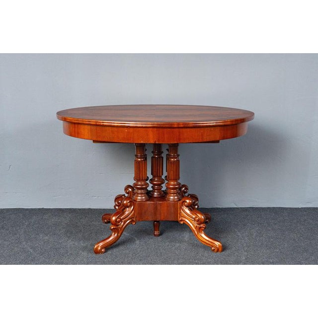 Extendable dining table Era & style: Louis Philippe - second half of the 19th century Features - refurbished and practical...