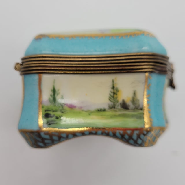 Early 20th Century Antique Hand Painted Limoges Porcelain Trinket Box in Robin’s Egg Blue, Green & White For Sale - Image 5 of 9