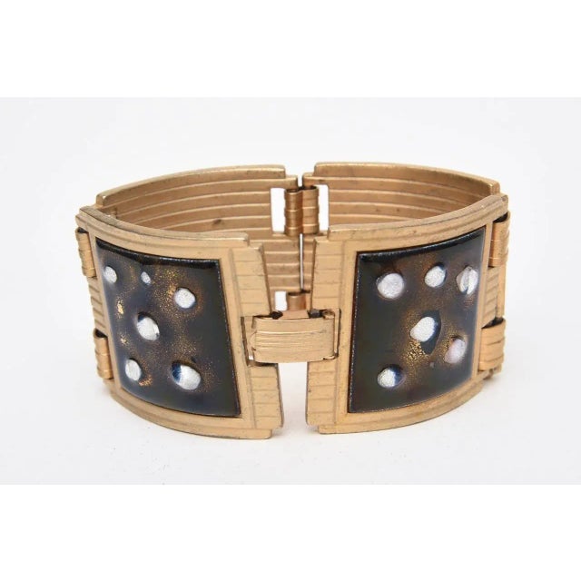 1950s Vintage White and Brown Enamel Gold Plated Abstract Dot Link Cuff Bracelet, 1950's For Sale - Image 5 of 8