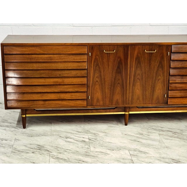 Mid 20th Century Mid 20th Century American of Martinsville 'Dania' Triple Dresser For Sale - Image 5 of 6