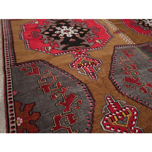 Tribal Galerie Shabab Collection Mid-20th Century Turkish Anatolian Room Size Carpet For Sale - Image 3 of 8