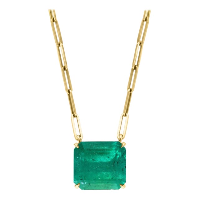 Vintage GIA Certified 20 Ct Emerald cut Colombian Emerald Necklace 18 Kt Y Gold For Sale