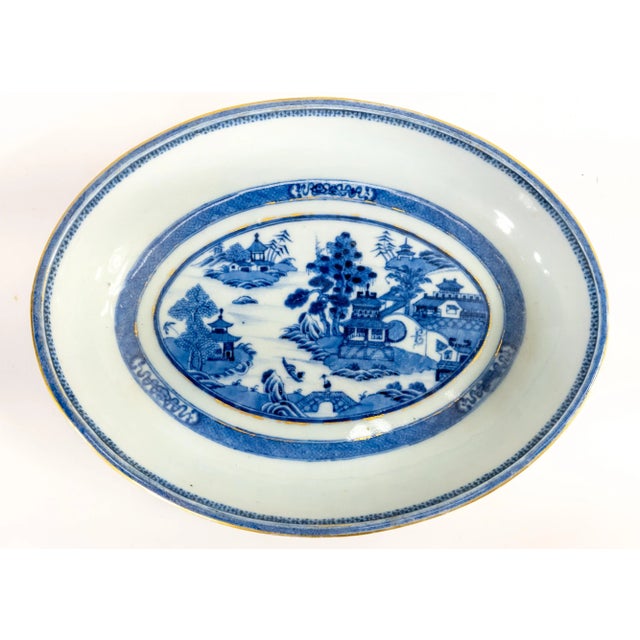 Chinoiserie 19th Century Chinese Export Chinoiserie Blue and White Nanking Bowl For Sale - Image 3 of 11
