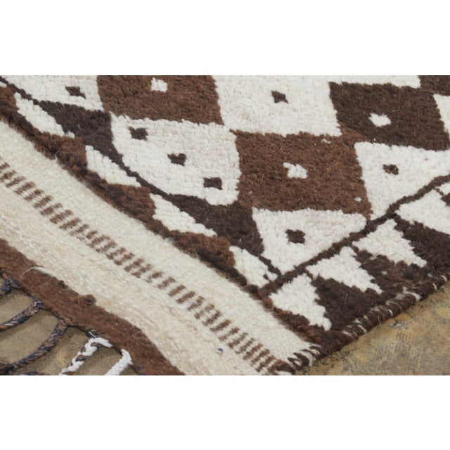 Vintage Turkish Runner With Diamond Pattern in Beige-Brown - Rug & Kilim For Sale In New York - Image 6 of 9