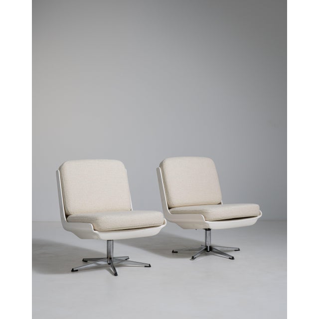 Metal Pair of Variopur Space Age Upholstered Swivel Chairs, Antique, Germany, Circa 1970 For Sale - Image 7 of 16