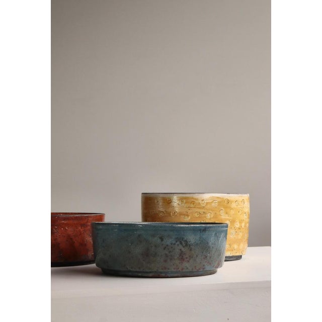 Scandinavian Modern Raku-Fired Stoneware Bowl attributed to Inger Rokkjær, 2003 For Sale - Image 14 of 15
