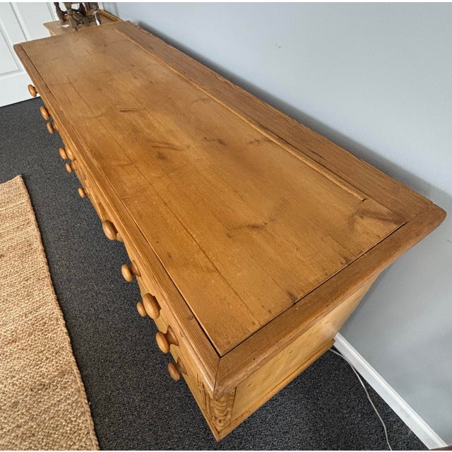 19th Century English Pine Dresser Base For Sale In Naples, FL - Image 6 of 10