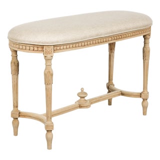 Neoclassical Style 1900s French Carved Walnut Bench with Natural Finish For Sale