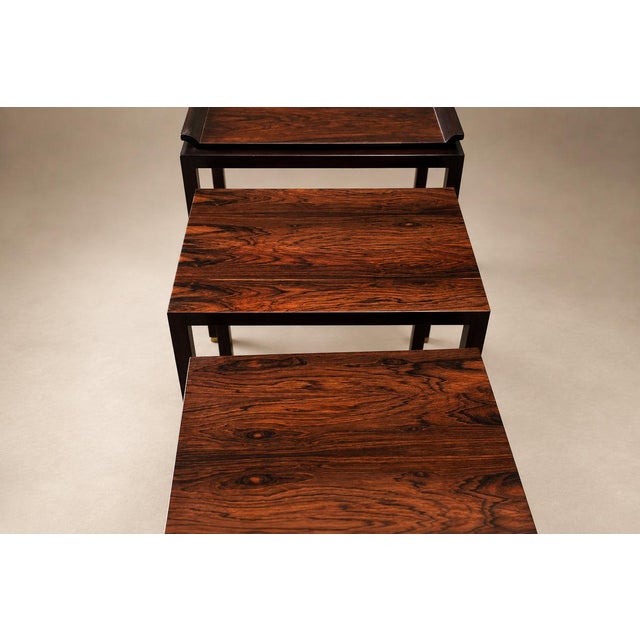 Brown Set of Three Brazilian Rosewood Nesting Tables with Removable Tray & Brass Sabots, 1960s For Sale - Image 8 of 18