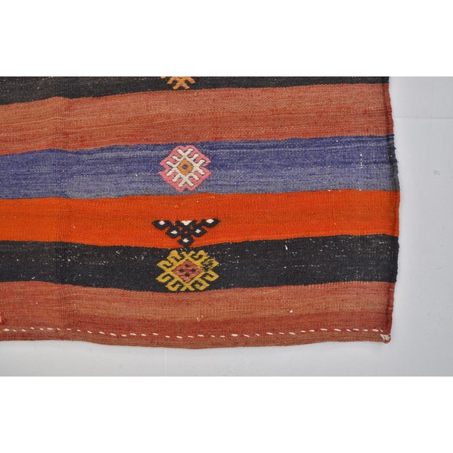 Neutral Vintage Handwoven Kilim Rug For Sale In Phoenix - Image 6 of 7