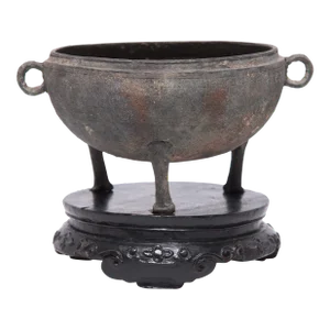 Mid 18th Century Bronze Vessel With Tripod Feet
