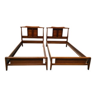 Mid-Century Modern Chinoiserie Pagoda Style Twin Size Beds - a Pair For Sale
