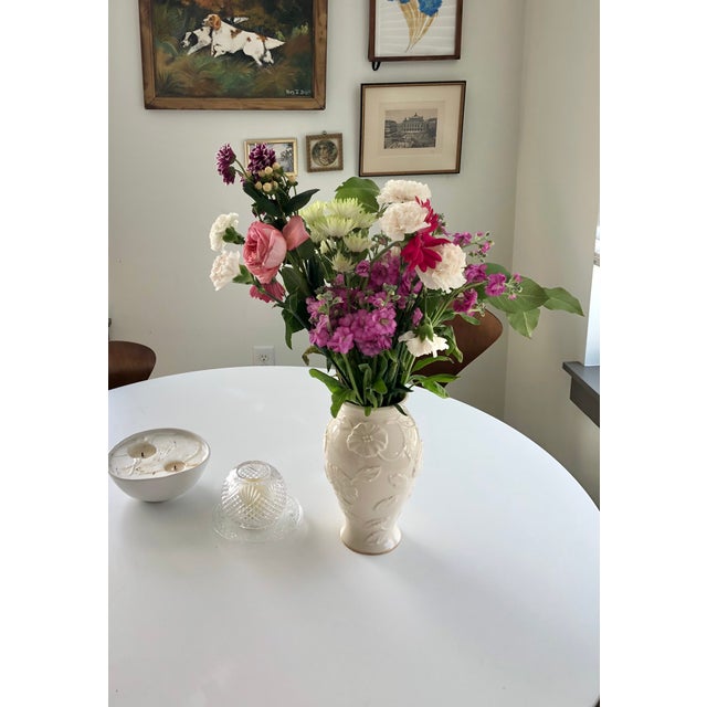 Authentic Knoll Saarinen Tulip Dining Table, 48" White For Sale - Image 9 of 12