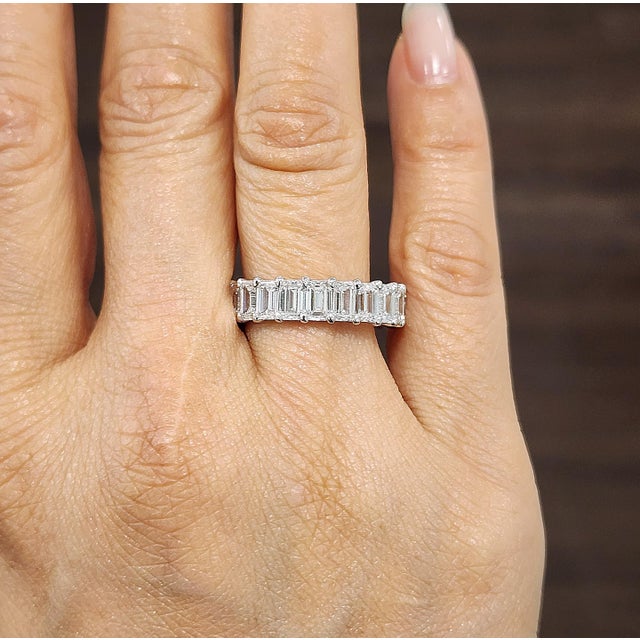 Modern 6.61 Ct Emerald Cut Eternity Band Size 7.5 For Sale - Image 3 of 9