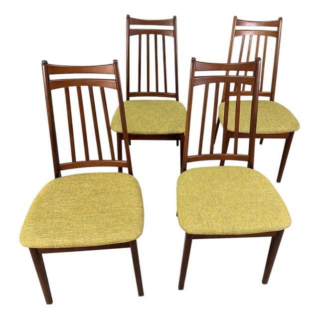 Danish Style Mid Century Dining Chairs, Set of 4, in Knoll Fabric For Sale