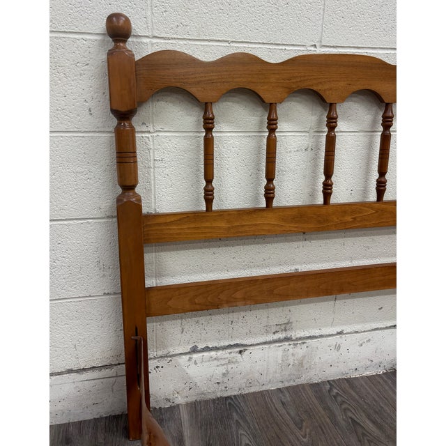 Vintage Twin Size Maple Cannonball Spindle Bed For Sale In Kansas City - Image 6 of 10