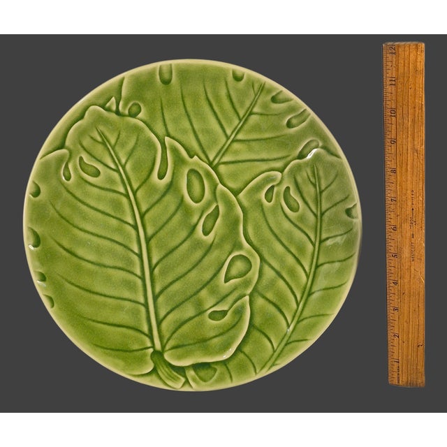 Green Late 20th Century Monterey Tropical Green Monstera Leaf Dinner Serving Plates - Set of 4 For Sale - Image 8 of 9