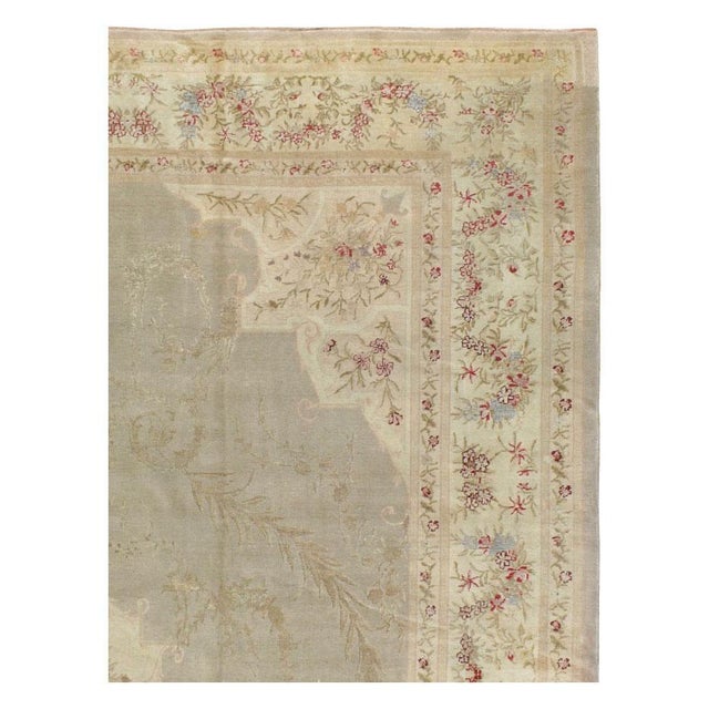 Rustic Galerie Shabab Collection Mid-20th Century Turkish Herekeh Large Room Size Carpet in the Aubusson Style For Sale - Image 3 of 10