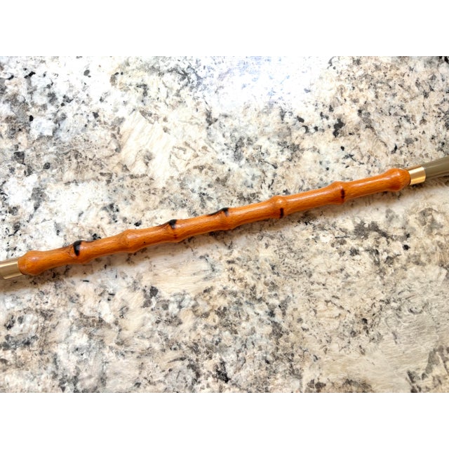 Mediterranean Late 20th Century Italian Bamboo and Bakelite Shoe Horn Backscratcher For Sale - Image 3 of 6