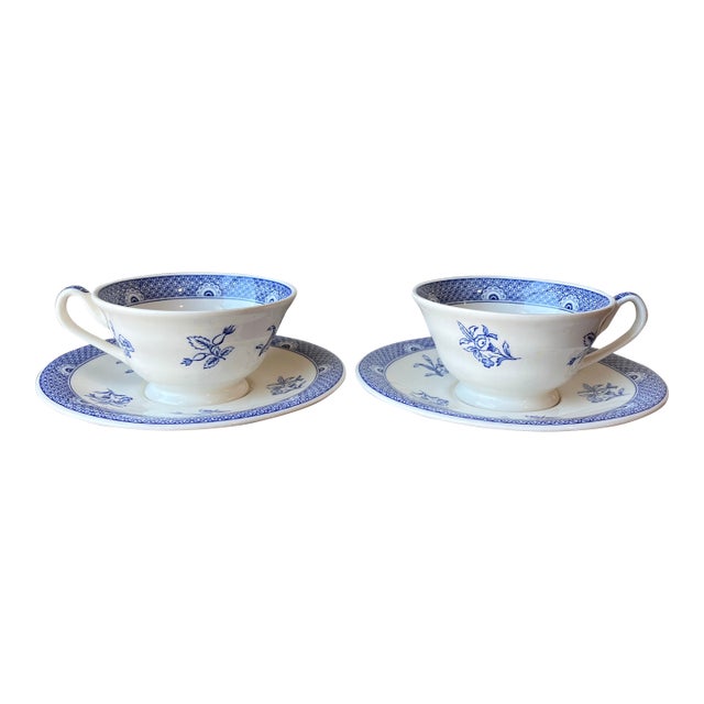 Late 20th Century Wedgwood England Wesley Pattern Set of 2 Teacups and Saucers For Sale