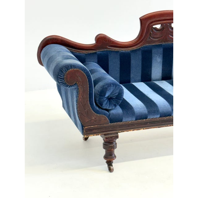 Antique Victorian Chaise Longue For Sale - Image 9 of 17