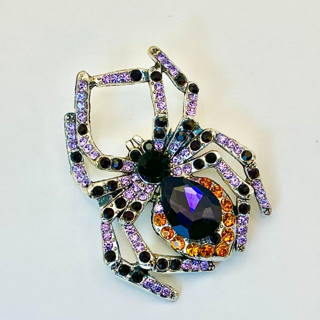1980s Vintage Boho Chic Americana Halloween Spider Brooch For Sale - Image 14 of 18