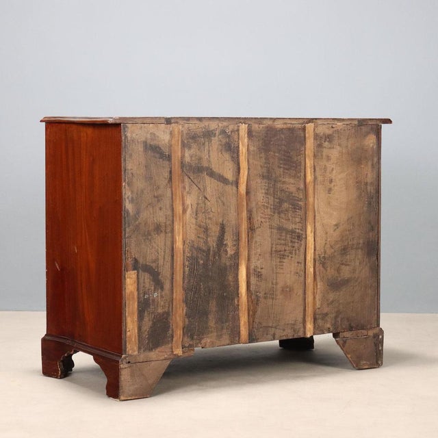 Small Chest of Drawers in Mahogany and Mahogany Feather For Sale - Image 9 of 10
