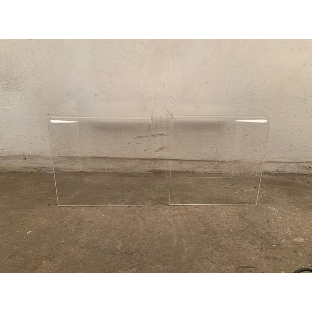 Vintage Side Tables in Acrylic, 1970s, Set of 2 For Sale - Image 8 of 18