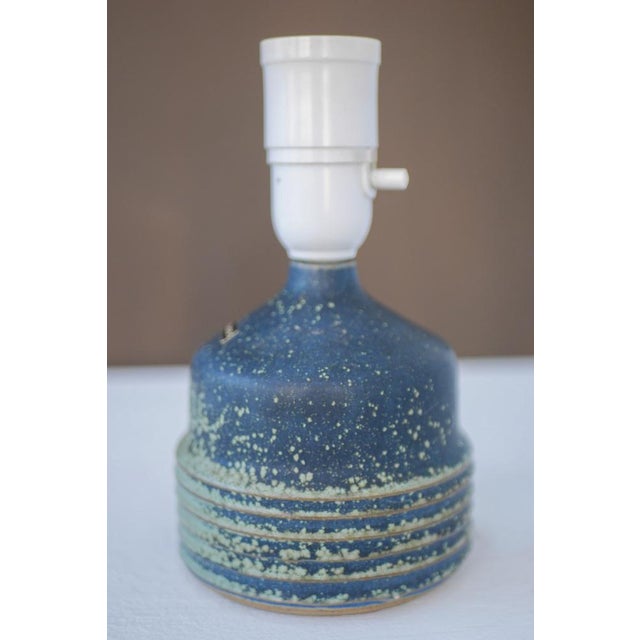 Rolf Palm Mid-Century Modern Swedish Pottery Table Lamp by Rolf Palm for Hoganas Keramik, 1960s For Sale - Image 4 of 12