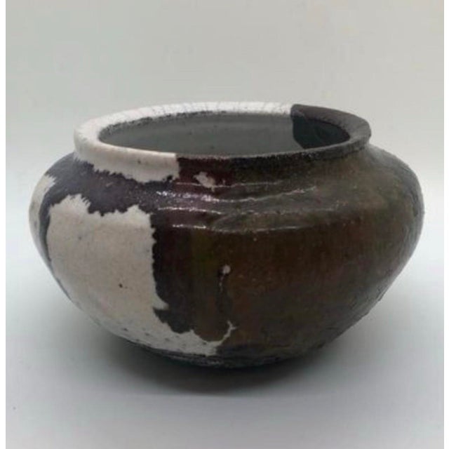 This vintage studio pottery glazed planter pot bowl is a beautifully handcrafted piece of abstract art. Made of clay,...
