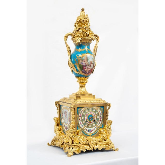 An antique Napoleon III clock in finely chased gilded bronze and Sèvres porcelain, dating from the second half of the 19th...