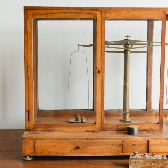 1960s Antique French Pharmacy Scale in Original Glass Display Case | Burgundy, France For Sale - Image 5 of 8
