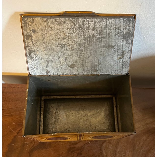 George v English Tole Faux Satinwood Tea Caddy Biscuit Tin 1938 For Sale In New York - Image 6 of 8