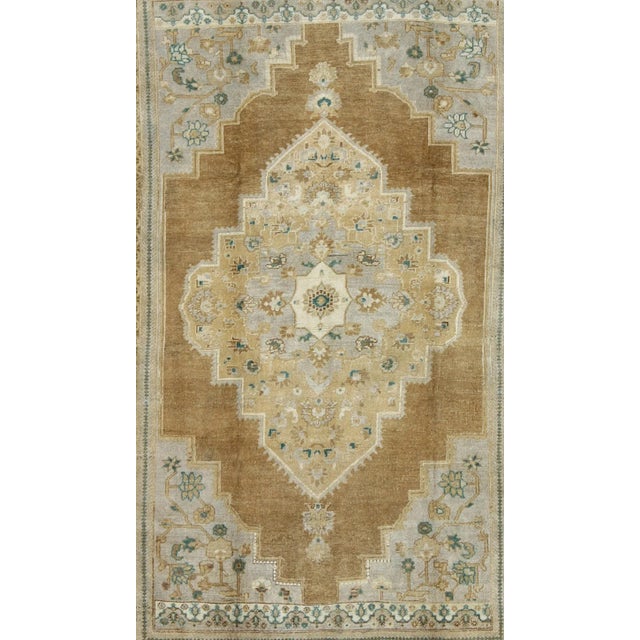Mid 20th Century Vintage Oushak Turkish Rug in Light Golden Brown Tan and Teal-Green Accents For Sale - Image 4 of 9
